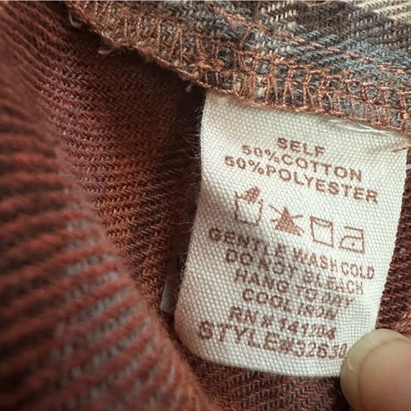 Hem & Thread Frayed Plaid Button-Up Lightweight Flannel Shirt, Striped Sides, M - Picture 13 of 15